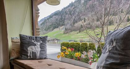 Chalet Charlotte is situated at the Grossglockner Road, south of Zell am See.