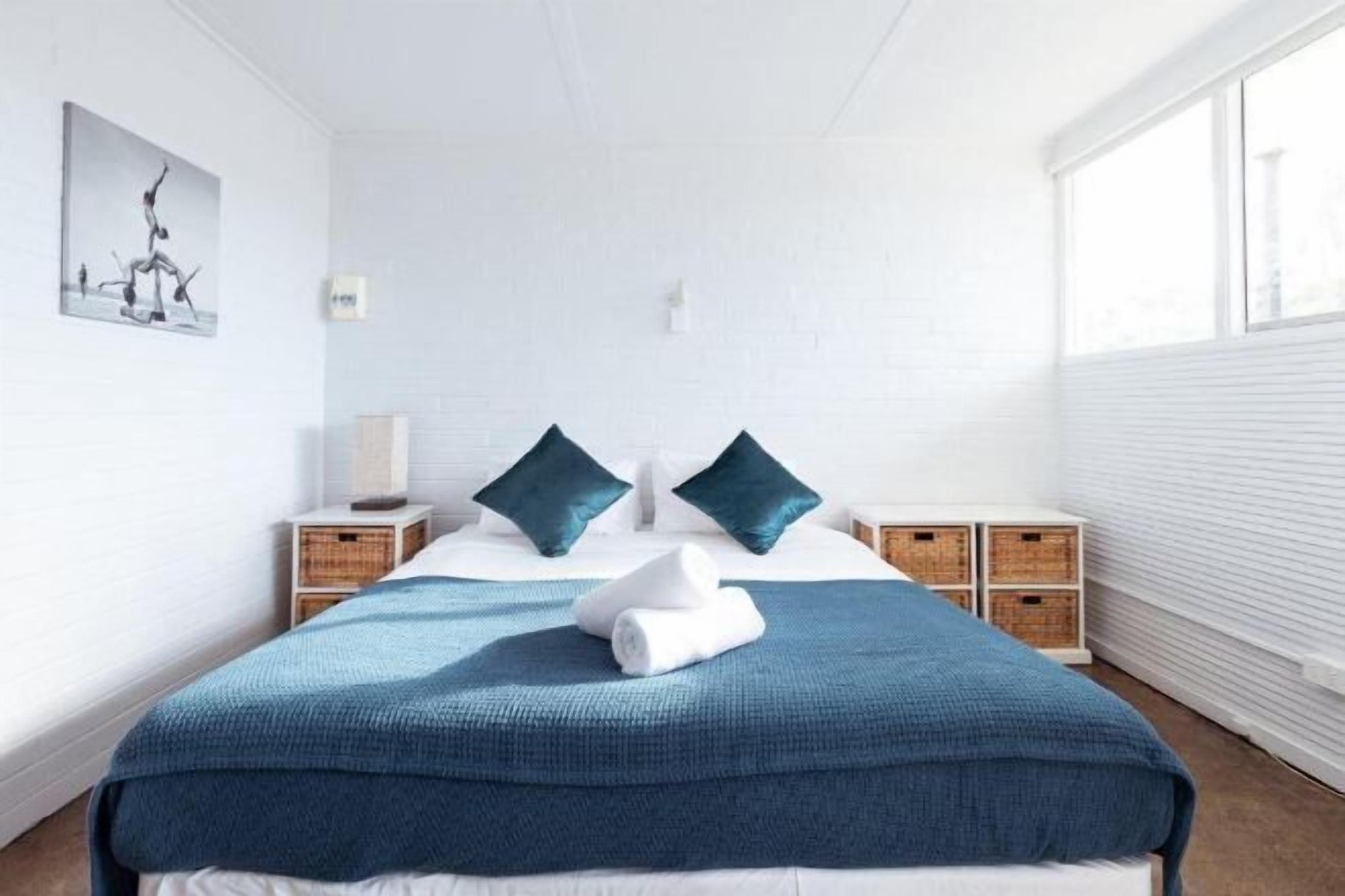 Fer et planche à repasser, draps fournis