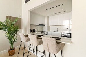 2 bedrooms - Binghatti Crescent - 202 2BD (Dubai)