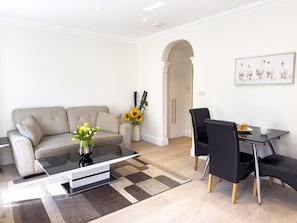 Family Apartment, City View | Lounge - Marylebone Executive Apartments (London)