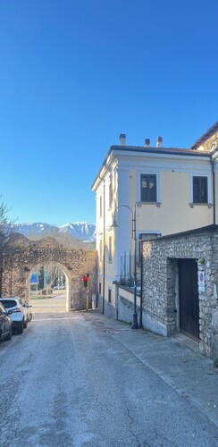  1-bedroom house in Sulmona downtown with free parking