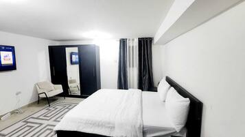 1 bedroom, in-room safe, free WiFi