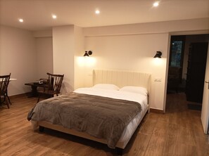 2 chambres, bureau, fer et planche à repasser, Wi-Fi