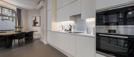 Deluxe Apartment | Private kitchen