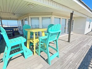 Outdoor dining - Pompano - Beachfront - Island Realty (Grand Isle)