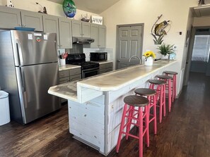 Fridge, microwave, oven, stovetop - Pompano - Beachfront - Island Realty (Grand Isle)