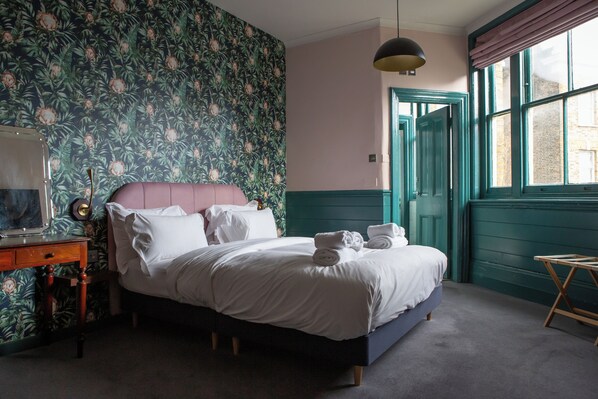 Deluxe Double Room | Desk, iron/ironing board, free WiFi - The Ship Rooms (London)