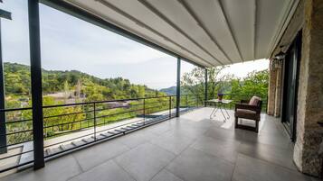 Kahden hengen classic-huone, vuoristonäköala | Terassi/patio