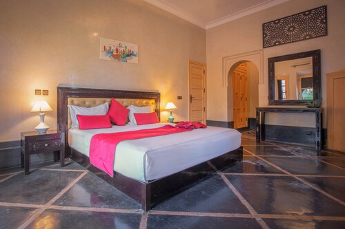 Janat Al Atlas: Villas, Luxury, Spa, Padel & Gastronomy!