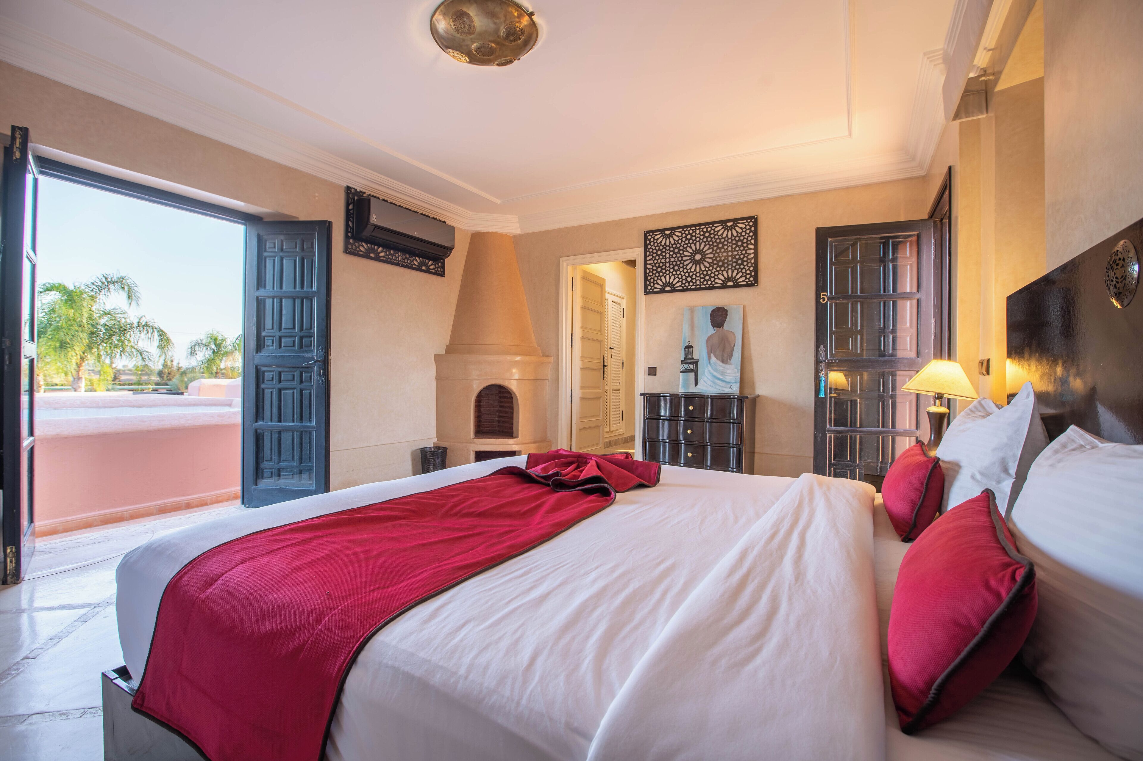 7 chambres, fer et planche à repasser, Wi-Fi, draps fournis