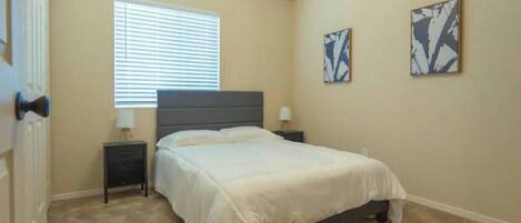 4 Schlafzimmer, Bügeleisen/Bügelbrett, WLAN, Bettwäsche