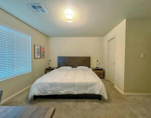 4 makuuhuonetta, silitysrauta/-lauta, Wi-Fi, vuodevaatteet