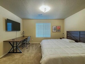 4 chambres, fer et planche à repasser, Wi-Fi, draps fournis