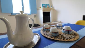 Villa, 2 Bedrooms, Smoking, Private Pool | Dining room