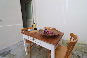 Villa, 2 chambres, fumeur, piscine privée | Salle à manger