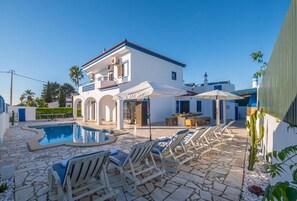 Pool - Villa Amaris 6-Bedroom Villa with Sea View, Private Pool (Albufeira)