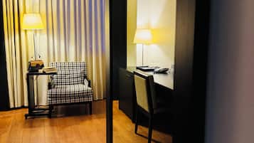 1 chambre, bureau, espace de travail pour ordinateur portable