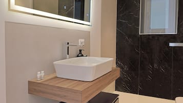 Suite | Bathroom