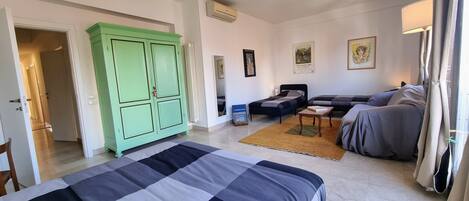 4 chambres, bureau, fer et planche à repasser, Wi-Fi