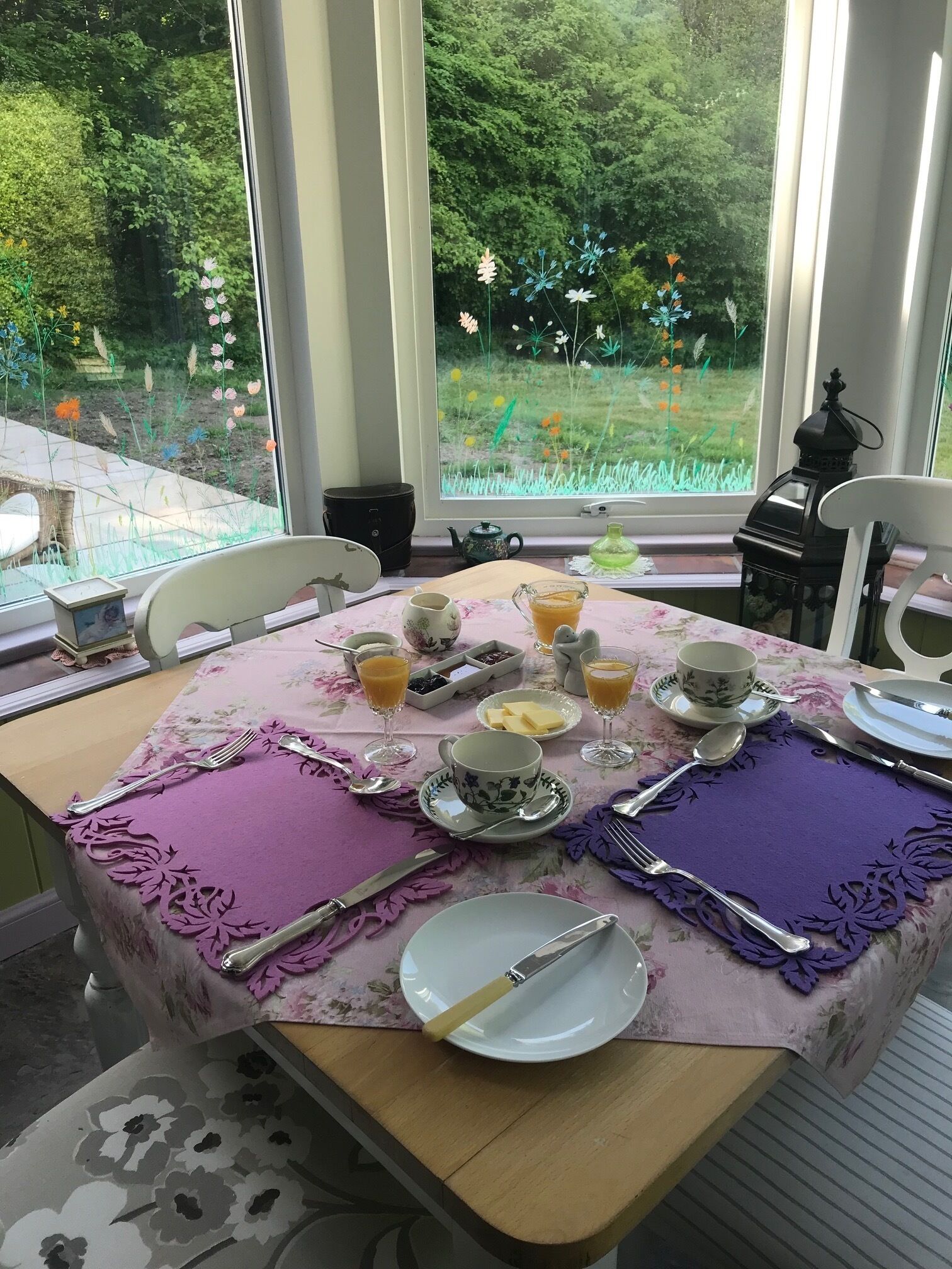 Free daily cooked-to-order breakfast 