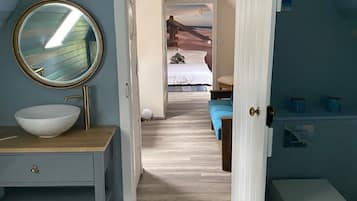 Superior Studio, Garden View | Bathroom