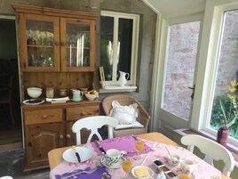 Free daily cooked-to-order breakfast