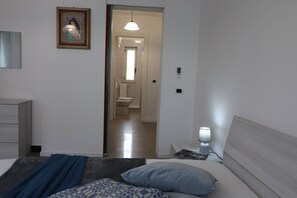 Apartemen, 2 kamar tidur, Boleh Merokok, balkon | 3 kamar tidur
