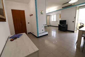 Apartemen, 2 kamar tidur, Boleh Merokok, balkon | Lobi