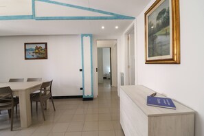 Appartement, 2 slaapkamers, roken, balkon | Dineren