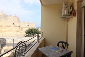 Leilighet, 2 soverom, røyk, balkong | Utendørsservering