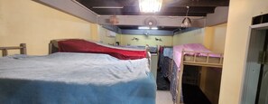 4 dormitoris, planxa i posts de planxar, wifi i roba de llit 