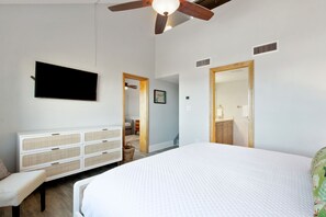 3 bedrooms, desk, iron/ironing board, free WiFi