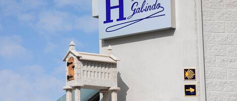 Fachada de la propiedad