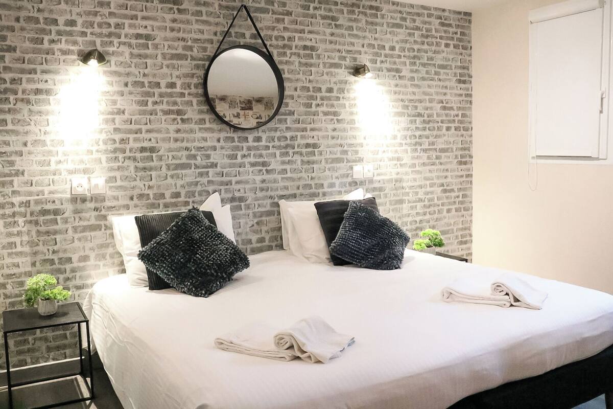 Deluxe Double or Twin Room, Patio | Desk, free WiFi