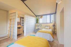 5 bedrooms, iron/ironing board, free WiFi, bed sheets - House for 10 people with private pool in Sainte-Maxime. (Sainte-Maxime)