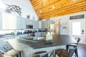 Fridge, microwave, oven, stovetop - Black Diamond-New Build, Ski, Hot Tub,  Views, BBQ, EV & AC (Davis)