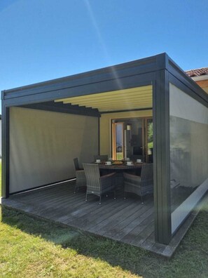 Outdoor dining - House T4 with enclosed garden (Hastingues)