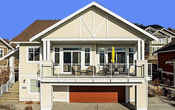 Exterior - Toes in the Sand Cottage #201 (Osoyoos)