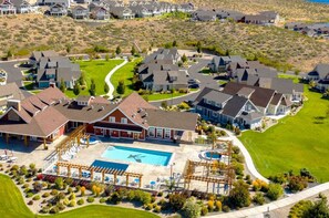 Exterior - Toes in the Sand Cottage #201 (Osoyoos)