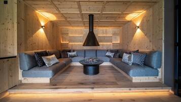 Sauna, hot tub, steam room