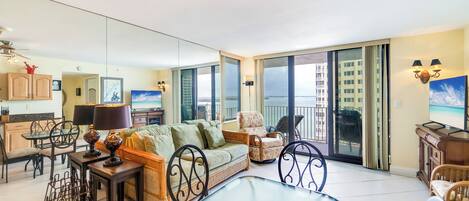 Tv och ett bordtennisbord