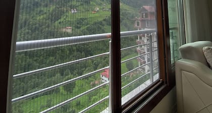 Komilo Homes, Çamlıhemşin