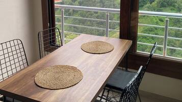 Basic Apartment, Balcony, Mountain View | Private kitchen