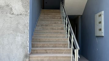 Pintu masuk properti