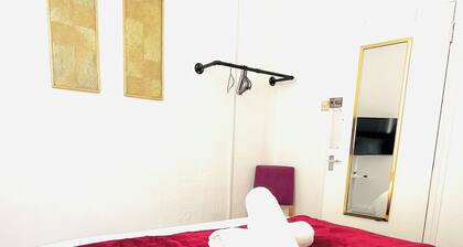 Right in the heart of Portsmouth, less than 10 minutes walk from the beach!