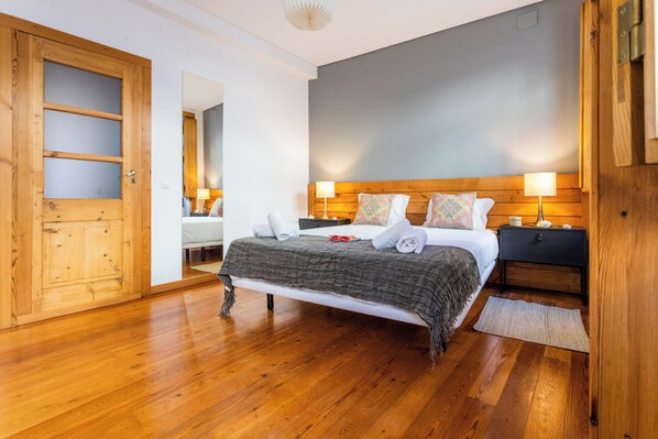 2 bedrooms, iron/ironing board, free WiFi - Bairro Alto Two Bedroom Apartment (Lisbon)