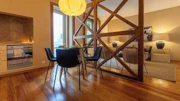 Apartment, 2 Bedrooms, Non Smoking | Living area