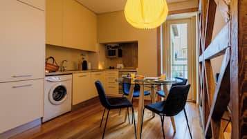 Apartamento, 2 habitaciones, no fumadores | Cocina privada | Hervidor eléctrico y tostadora