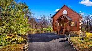Exterior - Awesome Mountain View. Book NOW and receive tickets to Dollywood, Anakeesta and many more (Gatlinburg)