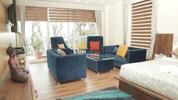Family Room, Mountain View | Free WiFi